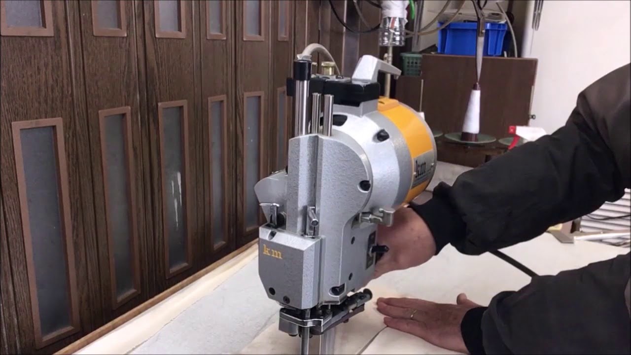 ケーエム小型裁断機 KS-EU5吋 試し切り - YouTube