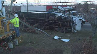 Newington truck crash closes Berlin Turnpike