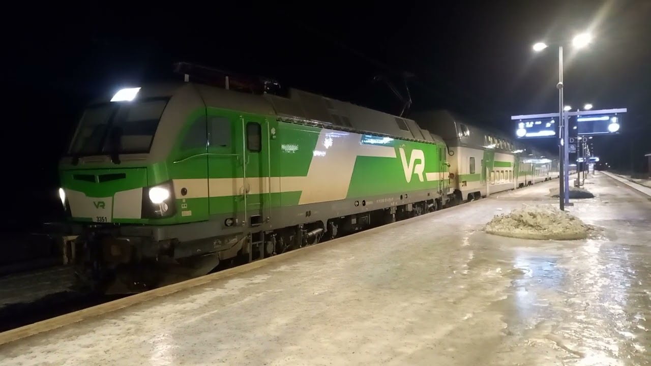 IC 51 Helsinki-Oulu departs from Vihanti railway station