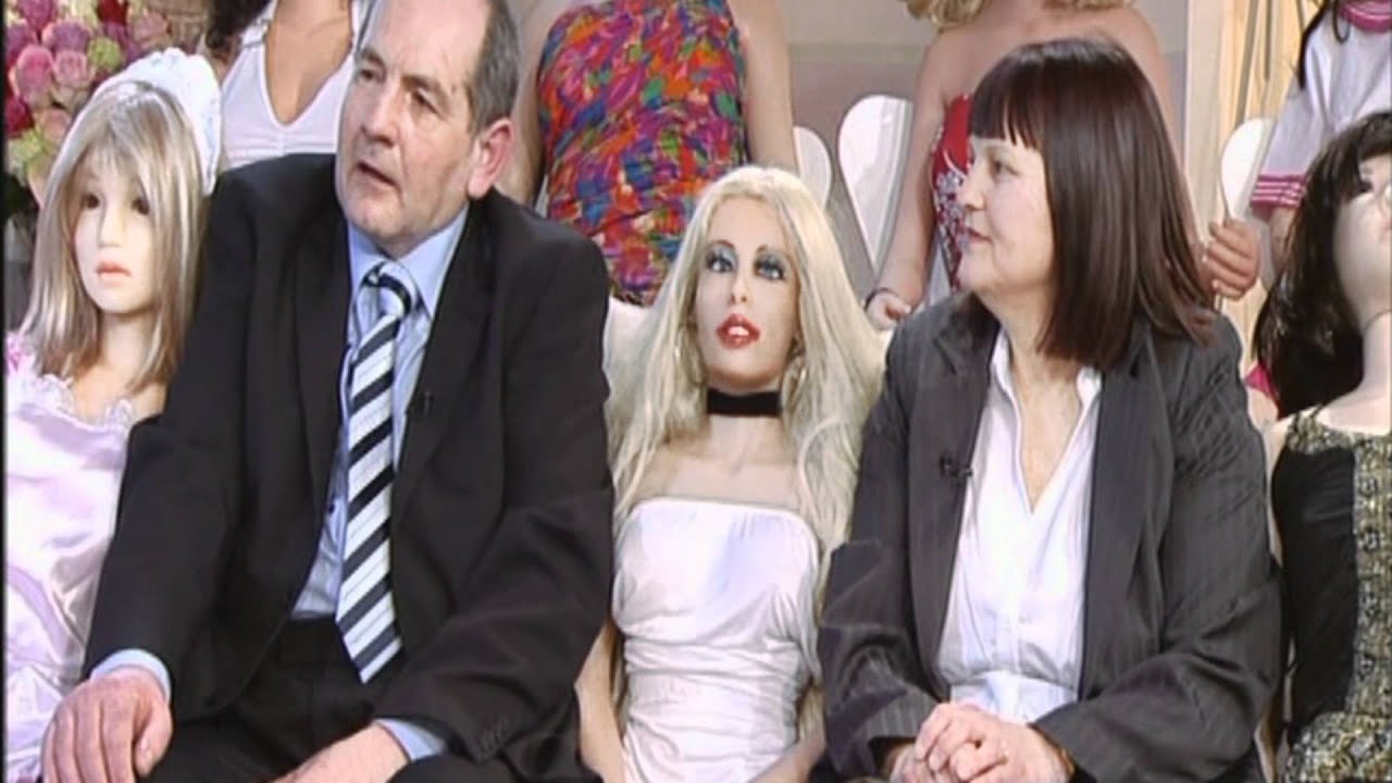 THIS MORNING  - LOVE DOLLS.