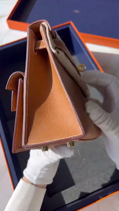 Unboxing a new Hermès 25cm Kelly Retourne Gold Togo Gold Hardware