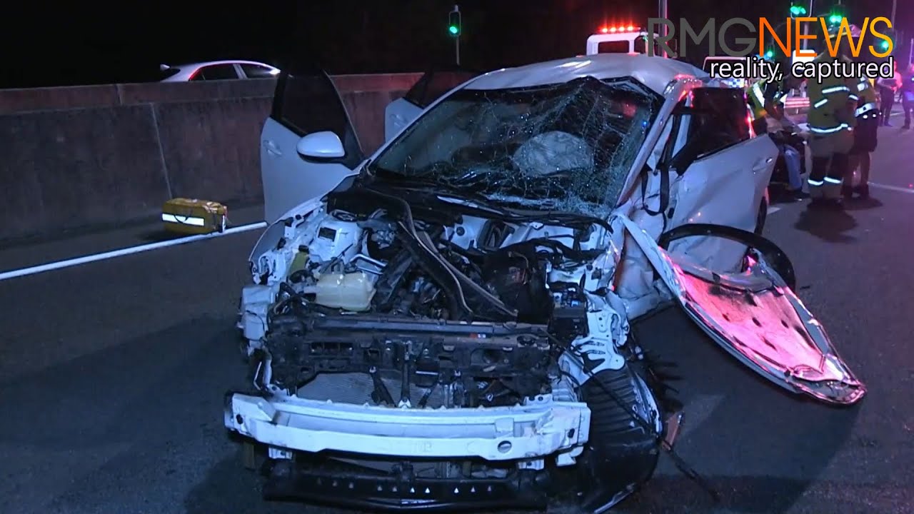 STOLEN CAR HIGH SPEED CRASH GC 25/03/24 - YouTube