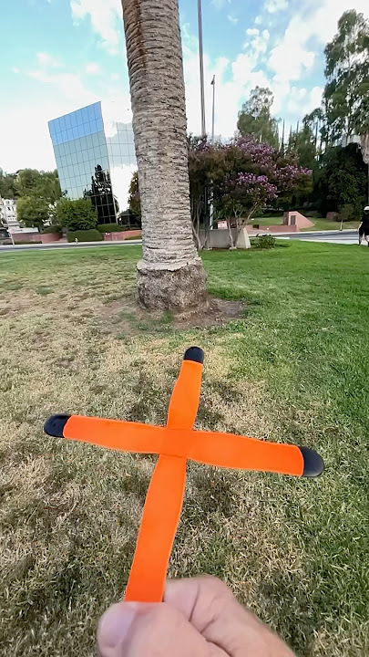 how to fly … testing out a new design #howtofly #homemadetoys #woodentoys #boomerang ￼