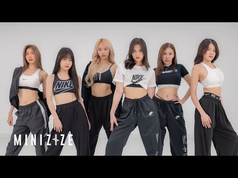 LE SSERAFIM (르세라핌) - 'FEARLESS' Quick Zoom | Cover by MINIZIZE