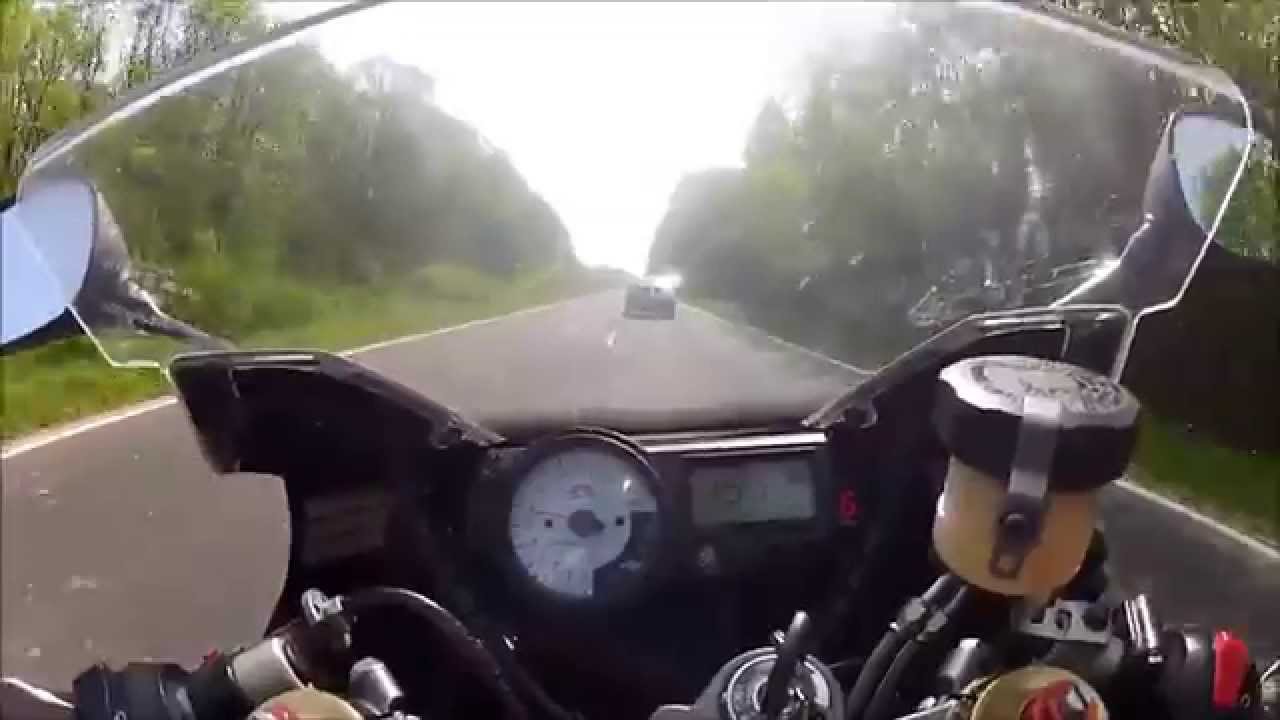 BMW M5 vs. Suzuki GSXR 1000 High Speed 300 km/h (185 mhp