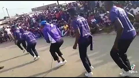 Jiiiíi Insimbi Zezhwane (Rush hour) The purple nation 👌👌🇿🇼