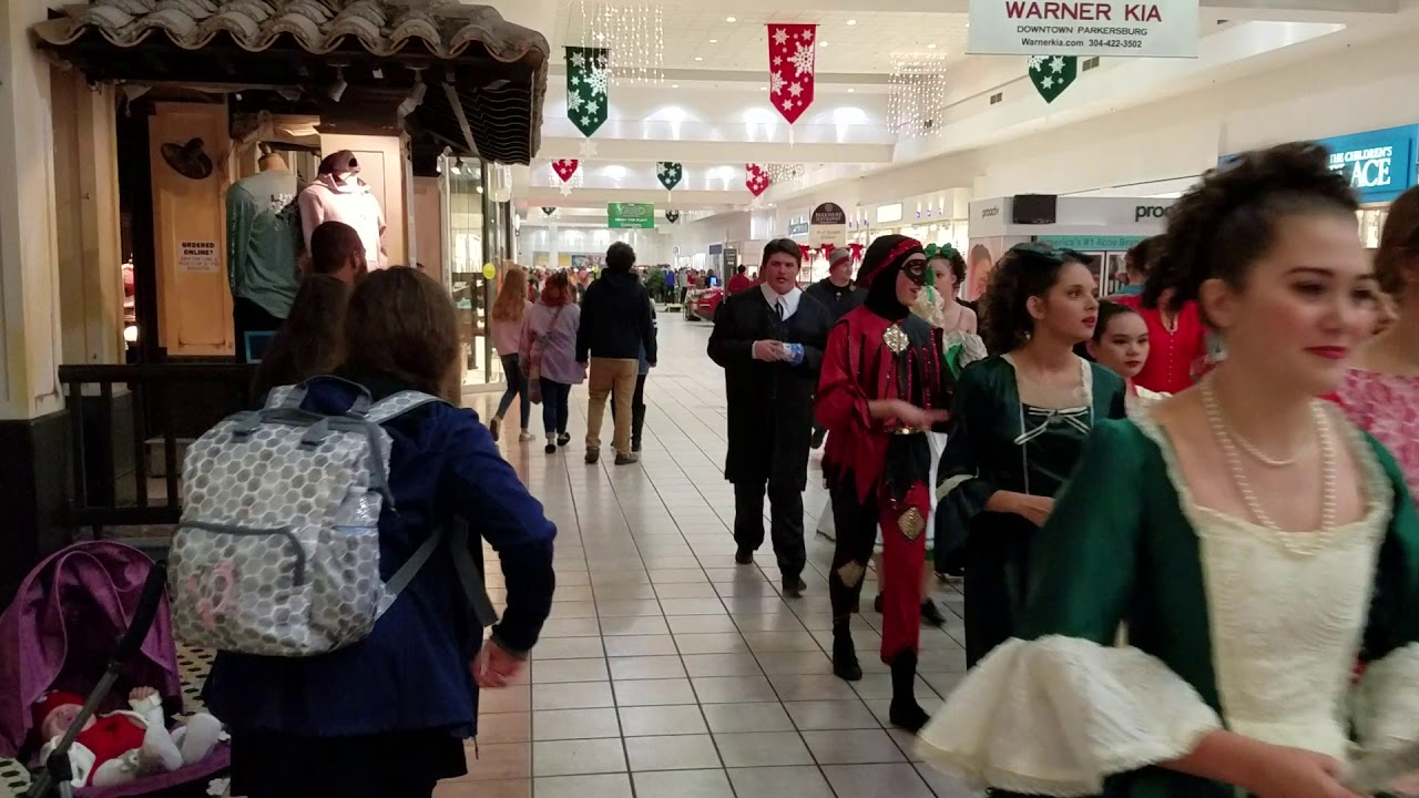 Santa's Arrival @ Grand Central Mall 2019- Big Red Band, Redwings & More!