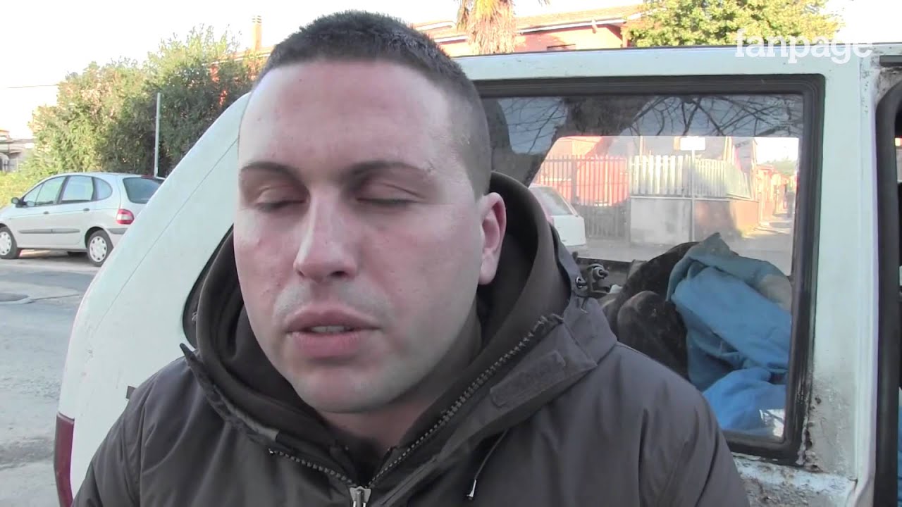 Perde il lavoro ed è costretto a vivere in auto: la storia di Sandro