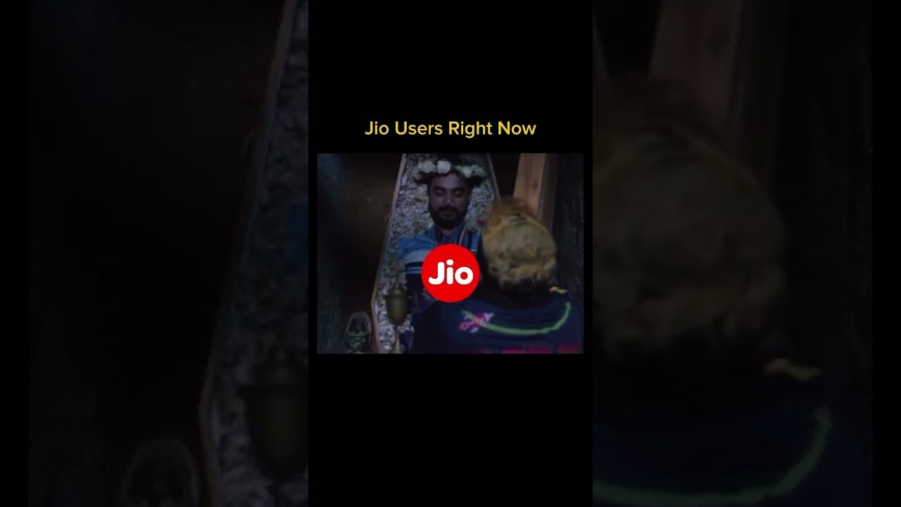 jio users right now.🤣🔥jio network kathi poyi.. 
