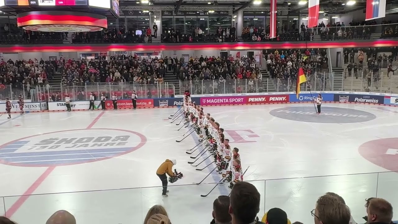 Intro Einlauf - Deutschland Cup. DEB vs. Lettland 