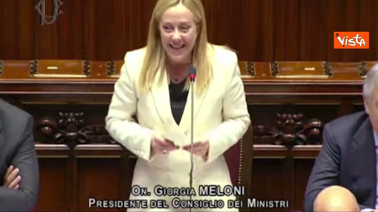 Scontro Bonelli-Meloni sulla siccità, lei ride: 