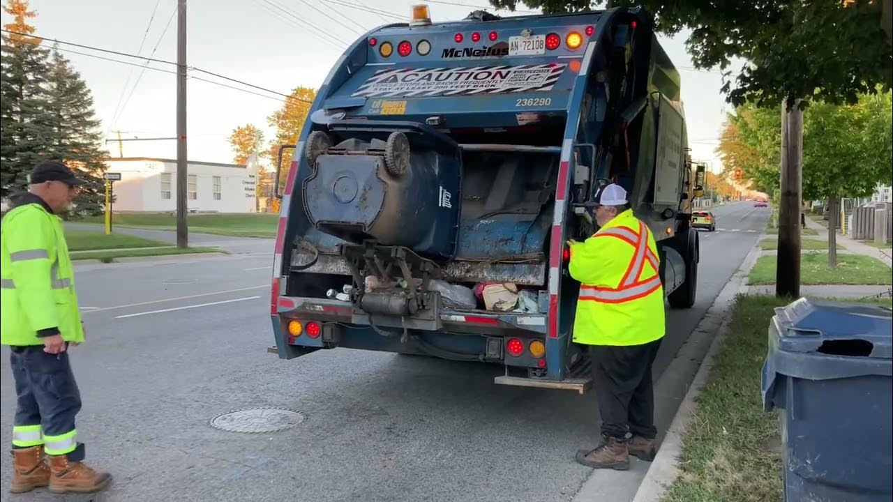 City of Toronto Garbage Truck Rear Loader YouTube