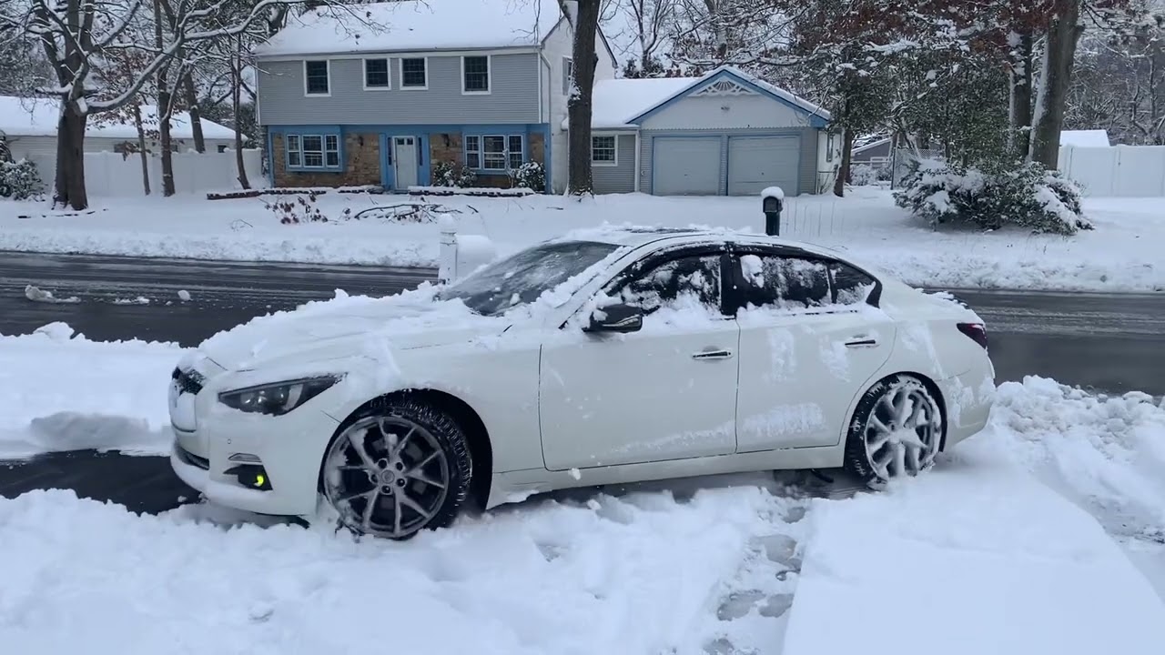 Infiniti Q50 vs. snow!! YouTube
