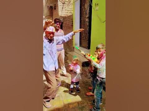holi aayi holi aaye
