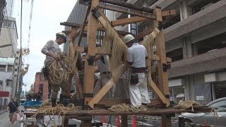 祇園祭「鉾建て」始まる  伝統手法で巡行準備