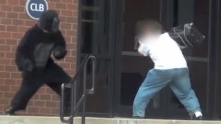 GORILLA SCARE PRANK!!