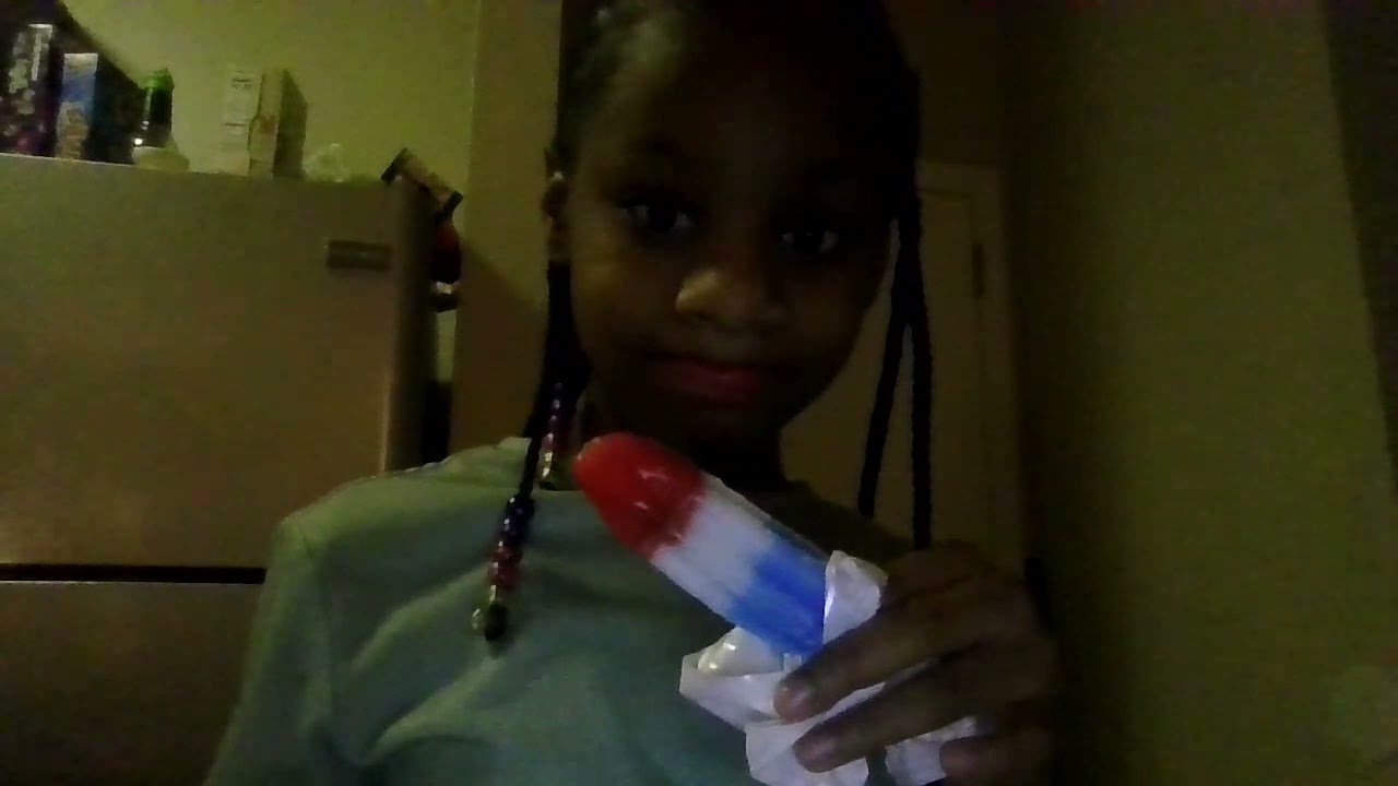 dancing and eat pocicle