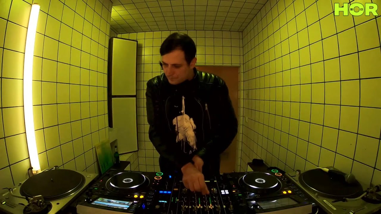 DEAD ON MONDAY - Philipp Strobel / November 30 / 6pm-7pm