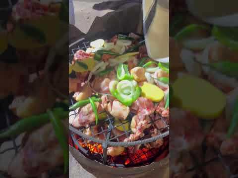 کباب تنورچه بشکه ای بلوچی با تشکر از حاج پرویز معروف به حاج بندو از بلوچ های بنام رالی وآفرود کباب تنورچه بشکه ای بلوچی با تشکر از حاج پرویز معروف به حاج بندو از بلوچ های بنام رالی وآفرود