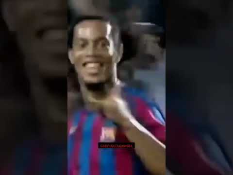 RONALDINHO SKILLS 👹😈👌#trending #sports #ronaldo #funny #reels #football #viralvideo #messi #top