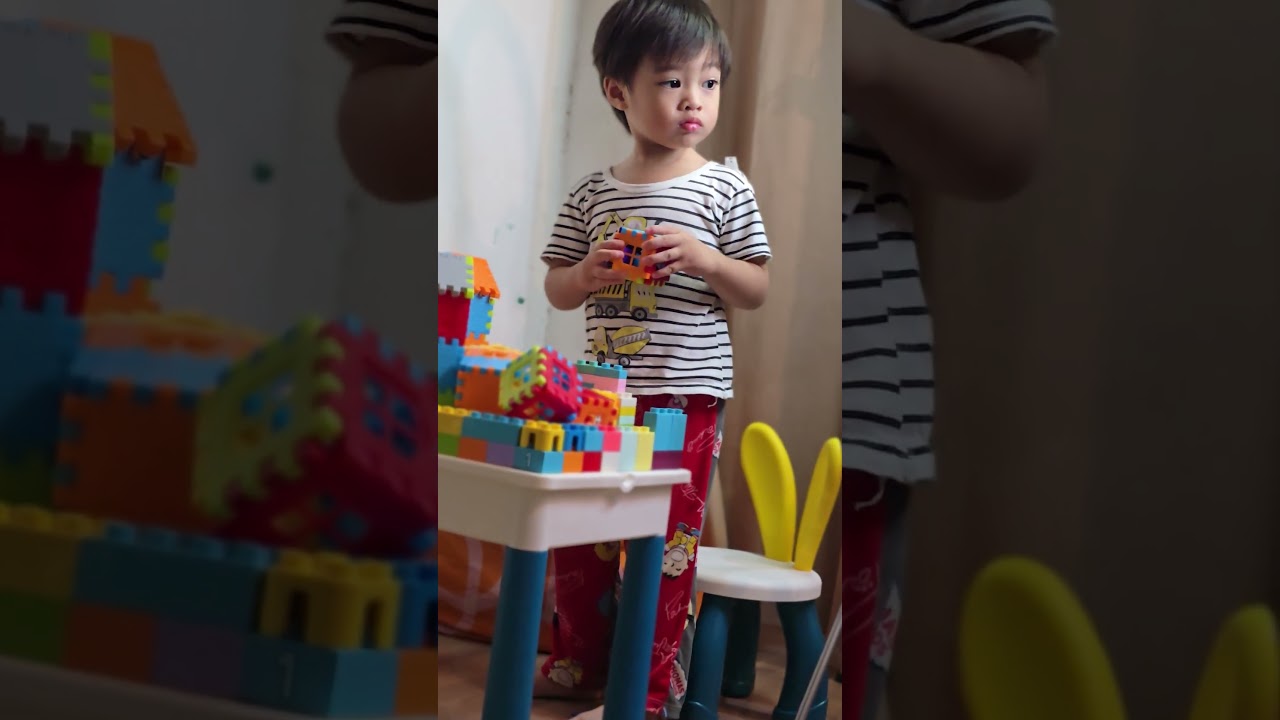 TODDLER TABLE AND CHAIR FOR LEARNING 