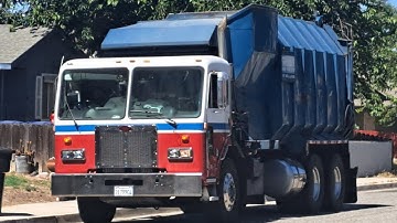 CR&R 2001 Peterbilt 320 Octo Amrep Side Loader