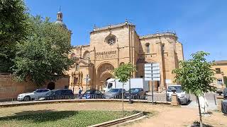ambiente ciudad rodrigo catedral de dia