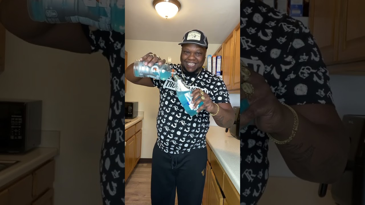 Заменил Windex на Gatorade — розыгрыш над своей девушкой 😂😂 