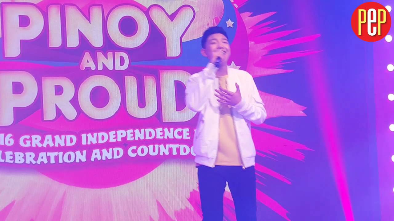 Darren Espanto sings "In Love Ako Sa 'Yo" to his fans