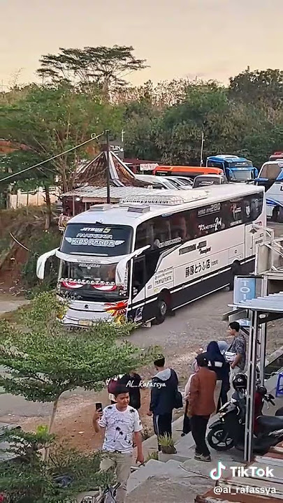 Basuri sunset di tanah anarki