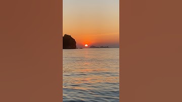 Mặt Trời Mọc Trên Biển Đẹp Không Tưởng