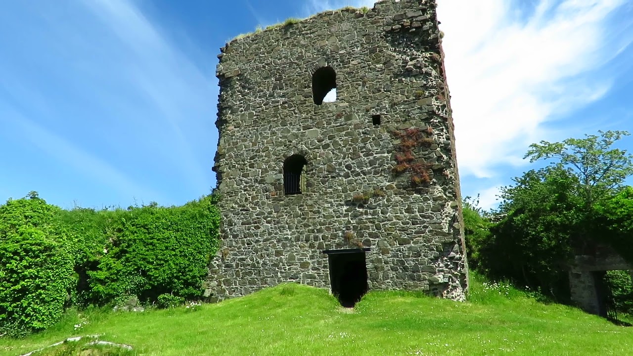 A Visit To Dunollie in Gaelic (and English)