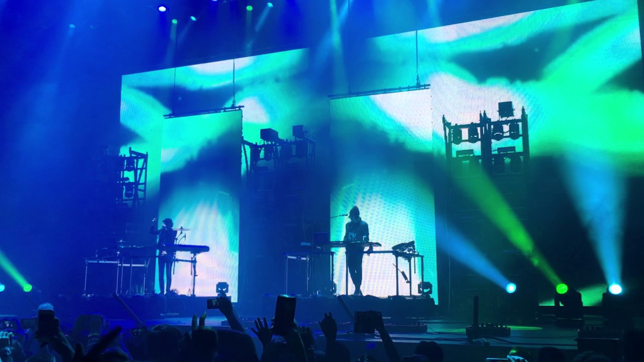 Porteon Shelter LIVE Tour 2016: Porter Robinson + Madeon - Shelter (LIVE Edit w/ Vocals)