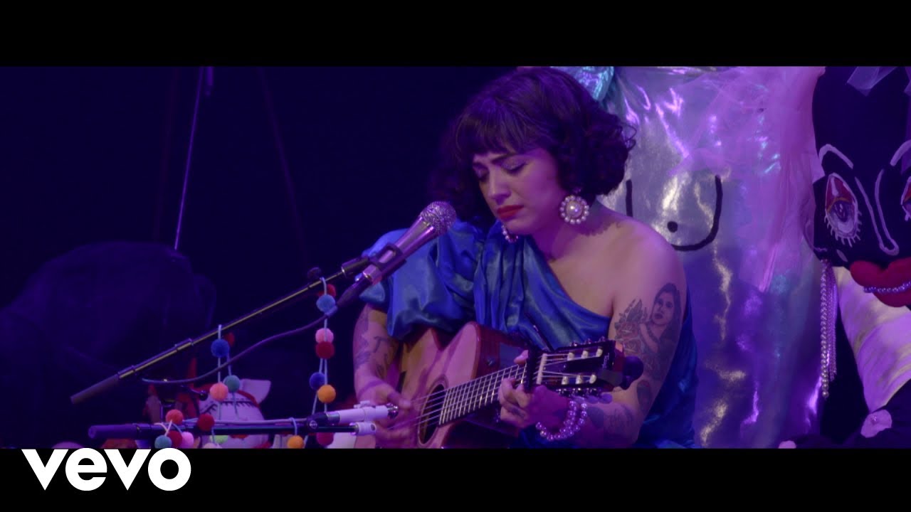 Mon Laferte - Tu Falta De Querer (En Vivo, Desde El Lunario del Auditorio Nacional) Mon Laferte - Tu Falta De Querer (En Vivo, Desde El Lunario del Auditorio Nacional)
