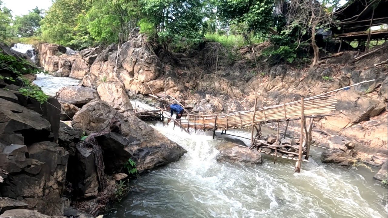 ບ່ອນຫາປາອັນຕະລາຍທີ່ສຸດ//แล่งหาปลาอันตลายที่สุด Dong Una