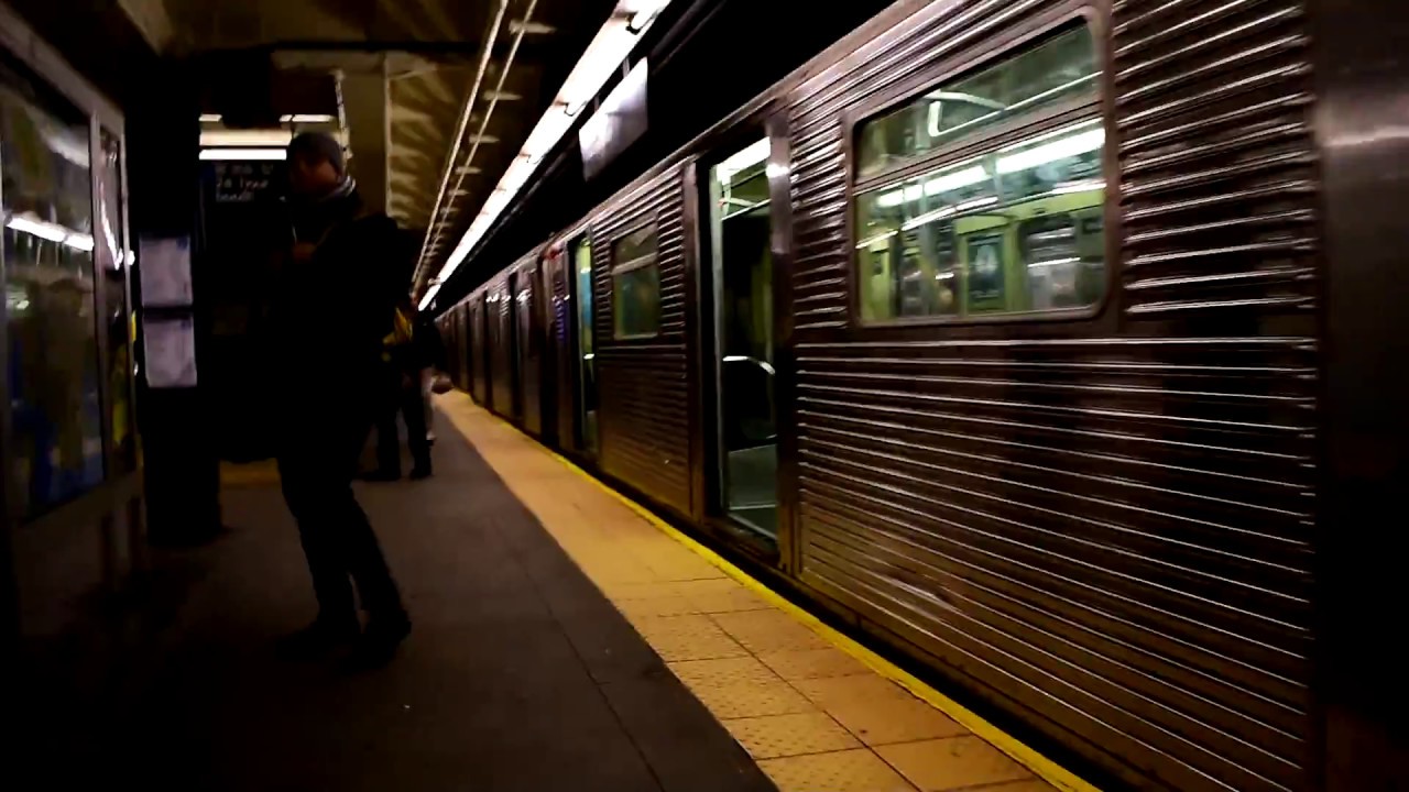 [MTA Subways] 8 Car R32 C trains Beginning & Terminating @ Washington ...