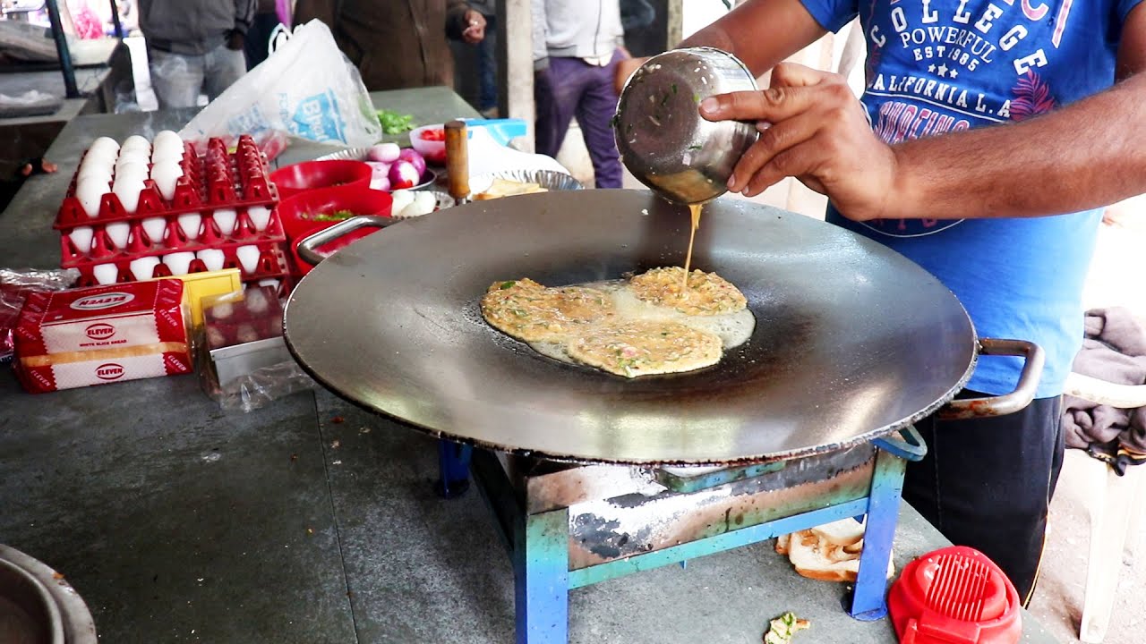 Husen Bhai Making Famous Hyderabadi Egg Kabab | Rajkot Famous Omlet Wala | Indian Street Food | Street Food Fantasy