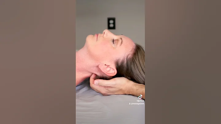 Massage Technique: The Cranial Cradle - DayDayNews