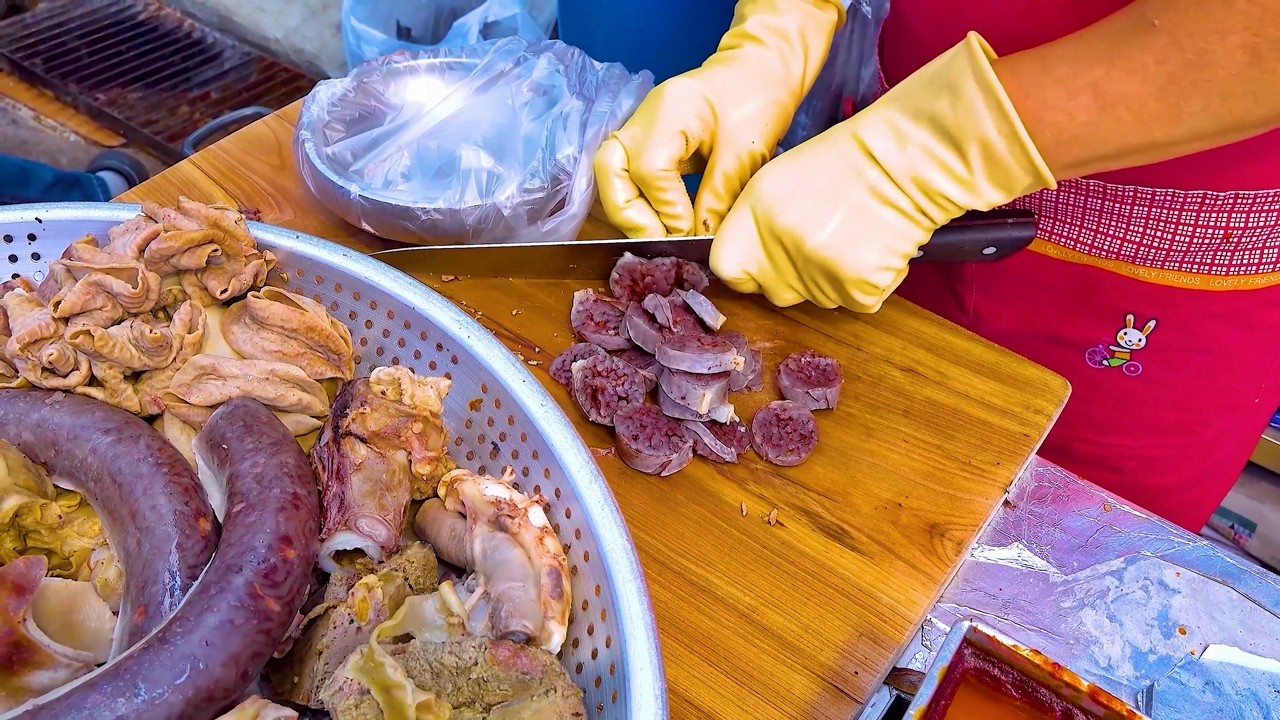 [통영 로컬 현지인 맛집] 반림동 반송시장 반송원조떡볶이 순대 내장 Korean travel trip street food sundae pork sausage intestines