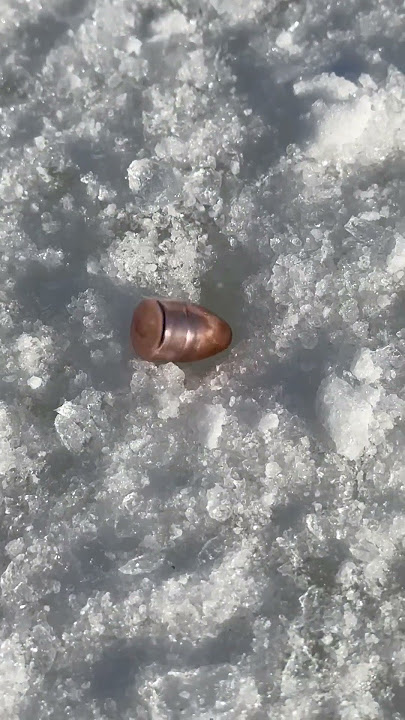 Memutar peluru es dengan rekaman Kecepatan Tinggi @Tier1Concealed di saluran mereka