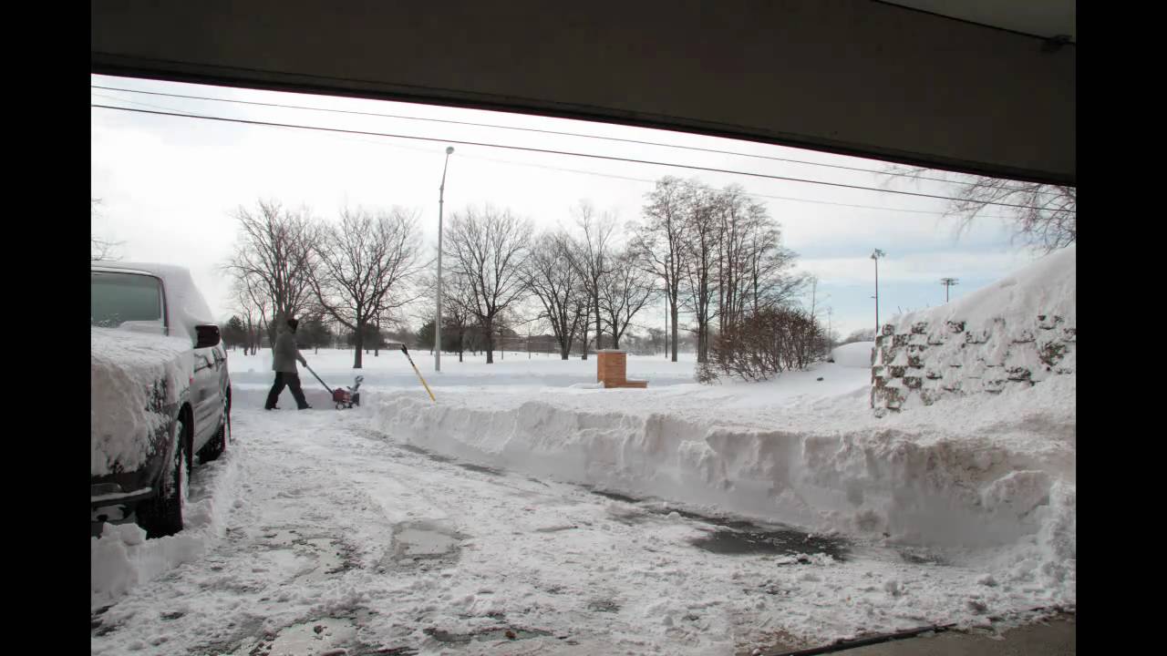 Time Lapse - Snow Blowing Driveway after the blizzard - YouTube