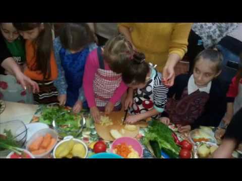 სენაკის N1 სკოლის მოსწავლეებმა ბოსტნეულისგან კერძები დაამზადეს