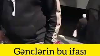 METRO ÇIXISİNDA GENCLERİN SUPER İFASİ METRO ÇIXISİNDA GENCLERİN SUPER İFASİ