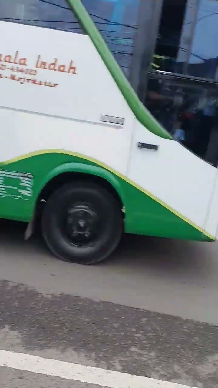 Dharma Indah Tour Mojokerto: Menggenggam Kenangan, Menjelajah Nusantara