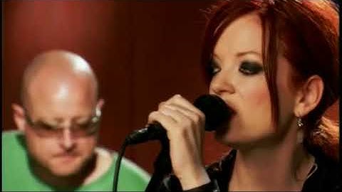 GARBAGE // 2005-07-27 Yahoo Music Live at Launch  - Bleed Like Me Acoustic