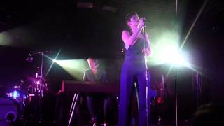 Miniatura de vídeo de "HOOVERPHONIC - Vinegar 'n' Salt @ den Atelier, Luxemburg [2014 04 30]"