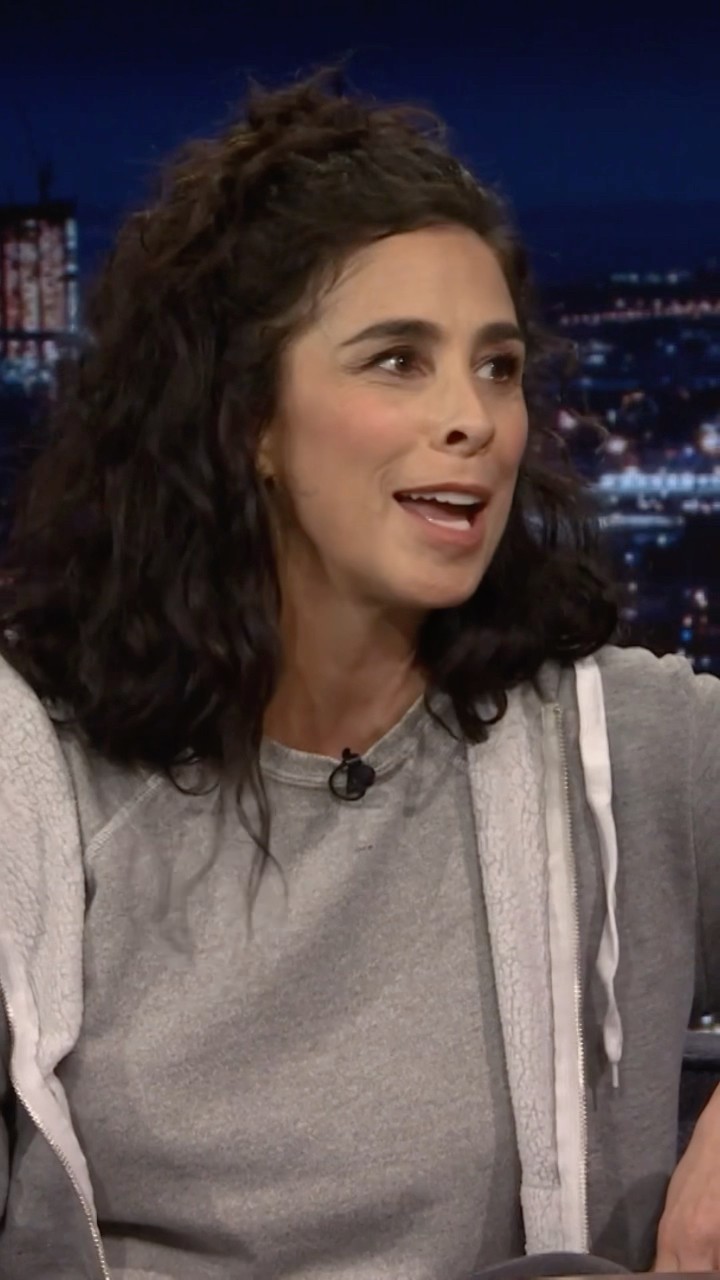 #SarahSilverman made “crafts” backstage during her time at #SNL ? #FallonTonight