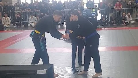 Revolution 46 | 195 lbs. | Match 3