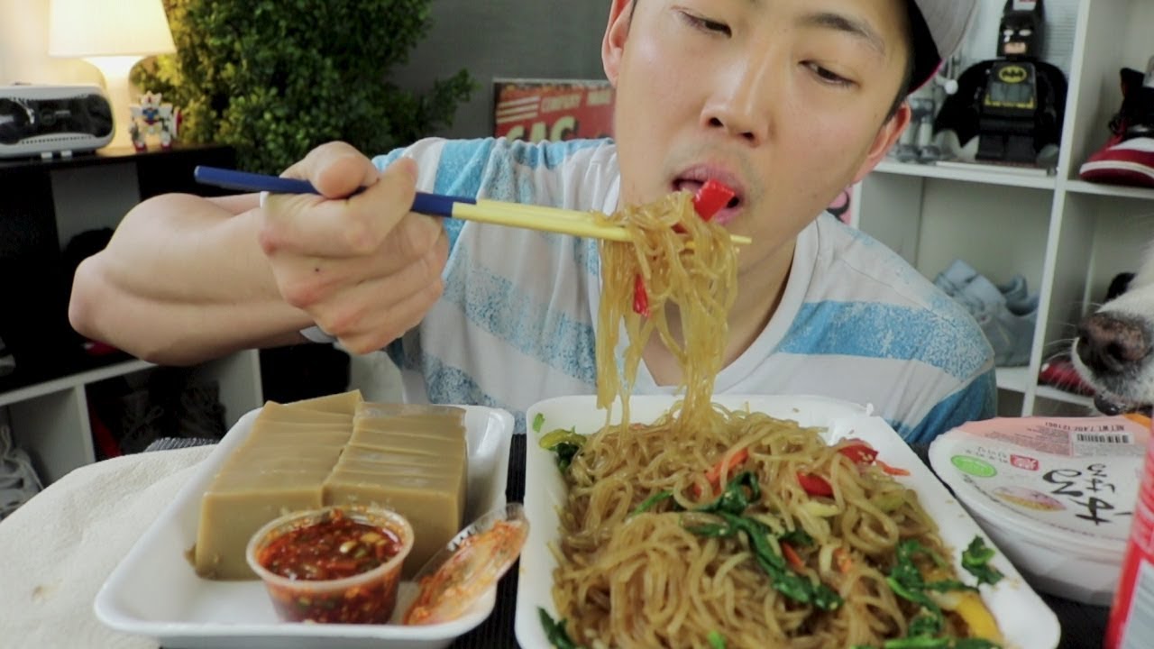 Japchae(stir fried glass noodles) + Acorn Pudding Mukbang! YouTube
