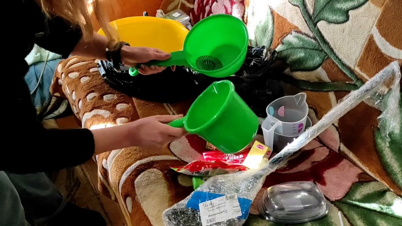 Спим на полу на работе. Жабка жива. Про баню.We sleep on the floor at work. The frog is alive.